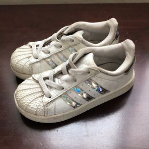 Adidas Super Star sneaker toddler size 8